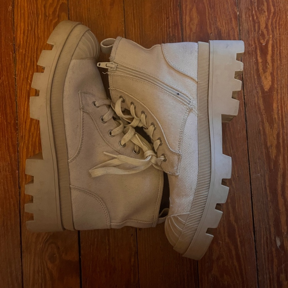 Women’s combat boots